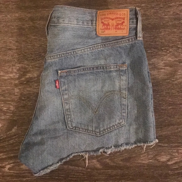 Levi High Rise Shorts - Picture 2 of 2